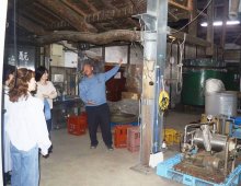 蔵元の伝統を間近で　試飲ＯＫ、訪日客も歓迎　守屋酒造（山武市）【一度来てみて　北総・九十九里　観光スポット】（１）