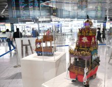 山車・屋台ミニ模型展示　外国人に祇園祭ＰＲ　成田空港