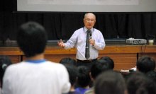 はやぶさ２、広がるロマン　東金の小学校で特別授業　搭載装置開発の村田さん、宇宙の魅力を身近に