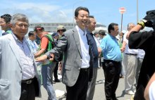 熊谷知事「つくづく申し訳ない」と陳謝　「手首つなぎ」ギネス世界記録ならず　「厳格に審査することが痛いほど分かった」