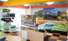 ホテル三日月に千葉の３ローカル線集結　木更津・龍宮城「鉄道ルーム」オープン　実物運転席や寝台列車風２段ベッド