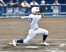ランニングで初本塁打　流通経大柏・大井　第１０６回全国高校野球　千葉大会　第３日
