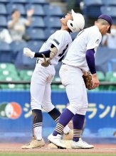 「負けてたまるか」　千葉南・山田主将　三塁打でコールド阻止　第１０６回全国高校野球　千葉大会　第７日