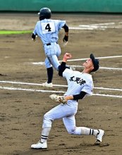 １６強出そろう　木更津、県立で唯一勝ち残り　Ａシード千葉英和敗退　第１０６回全国高校野球　千葉大会　第１０日