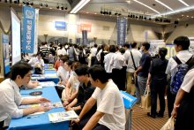 進学フェア、千葉会場延べ１万７６７５人　受験生ら熱心に情報収集