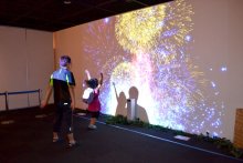 夏祭り気分で科学に触れて　花火打ち上げ体験も　千葉市科学館　２５日まで特別展