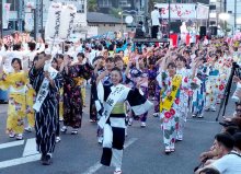 「おっさ、おっさ」木更津、熱気　やっさいもっさい６９連３６００人