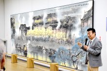 大作「人生楽事」を披露　第二の古里に寄贈　国際的画家・王さん　茂原市立美術館