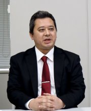 小説を同人誌に寄稿　渡部　雅士 ４５　共産新　１区　【衆院選　千葉県内候補者の横顔】