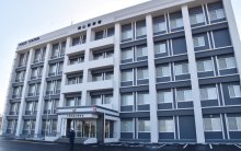 国道４１０号で車衝突、１０代の男性死亡　館山