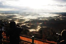 千変万化たおやかな峰　見る人を優しく包み込む　鹿野山九十九谷の景観（君津）　【昭和１００年　時超え令和へ千葉の物語】（１１）