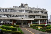 給食の食材を１６回持ち帰り　受託業者の責任者　松戸、ネギやシメジ