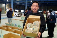 飯岡メロン初出荷　爽やかな甘み「今年も美味」太鼓判　旭
