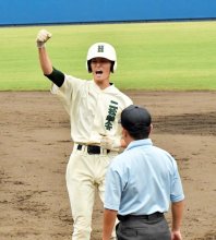 二松学舎大柏　終盤均衡破る　徳重躍動、完投に先制打　第１０７回全国高校野球　千葉大会　第３日