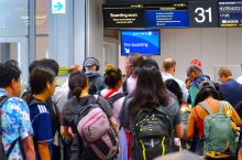 ２５年上期　成田旅客数２０７８万人　前年同期比８％増　外国人最多１２２２万人