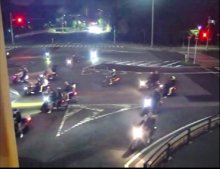 【動画あり】「誕生日祝い」５５人バイク集団暴走疑い　１５～２０歳を書類送検　幕張メッセ付近の市道で真夜中　「台数多ければ捕まらないと」インスタで募る