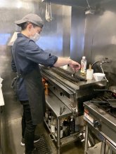 愛が繋ぐやきとり屋　焼鳥　まんげつ（成田市）　【輝く！千葉の企業　日本政策金融公庫レポート】（１２８）