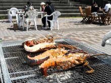 伊勢エビＢＢＱ最高！！　お得な量り売り人気　御宿「食の祭典」本格スタート