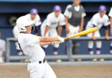 ４時間激闘　成田、習志野に夏の雪辱果たす　第７８回秋季千葉県高校野球大会