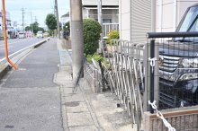 【詳報】園児含む１１人搬送、運転手死亡　幼稚園バスが住宅に突っ込む　付近住民「ドカンと衝撃音」　鎌ケ谷