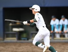 長谷川バットで存在感　好調２年、一時勝ち越し打　専大松戸　第７８回秋季関東高校野球大会