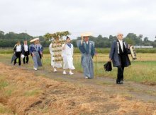 【動画あり】柳楯、雨の中厳かに　担ぎ手若返り、１２日大祭へ　市原の伝統神事
