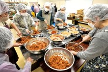 寒さ乗り切る縁起物　とがらしごぼう１８日配布　旭・西宮神社