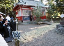 「晴れ多く作柄良好」豊凶占い　「やぶさめ」神事　君津・菅原神社　小４男児「わかと」大役