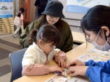 楽しみながら防災理解　役立つ工作、親子ら体験　船橋　【大震災ちば１５年】