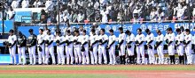 千葉ロッテ、試合前に祈り　プロ野球オープン戦【東日本大震災１５年】