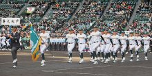 専大松戸ナイン堂々行進　春の選抜高校野球開幕　第３日の２１日、北照（北海道）と初戦