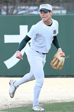 頼もしい左の大砲　坂本啓輔外野手　【聖地に挑む　専大松戸ナインいざ甲子園】