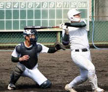 主砲吉岡準備ＯＫ　専大松戸甲子園だより