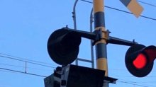 【速報】電車と乗用車が衝突　東武野田線　踏切内に立ち往生　運転見合わせ、再開未定