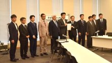 未確認異常現象巡り官房長官に提言　超党派のＵＦＯ議連・浜田靖一会長ら