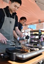 ジューシーな豚肉堪能を　多古の道の駅で「ＪＡＰＡＮ　ＰＯＲＫ　ＦＥＳＴＩＶＡＬ」　串焼きやステーキずらり、３１日まで