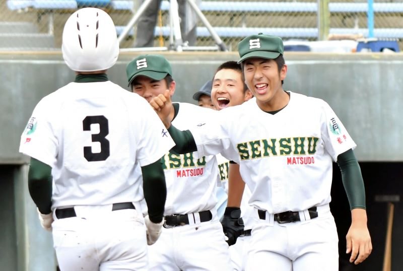 専大松戸、初の決勝進出　延長サヨナラで桐光学園破る　春季関東高校野球第５日