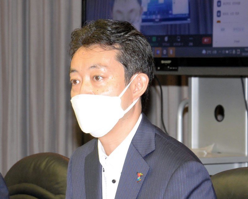 新型コロナの千葉県対策本部会議で、県民への感染防止を呼びかける熊谷知事＝１９日、千葉県庁
