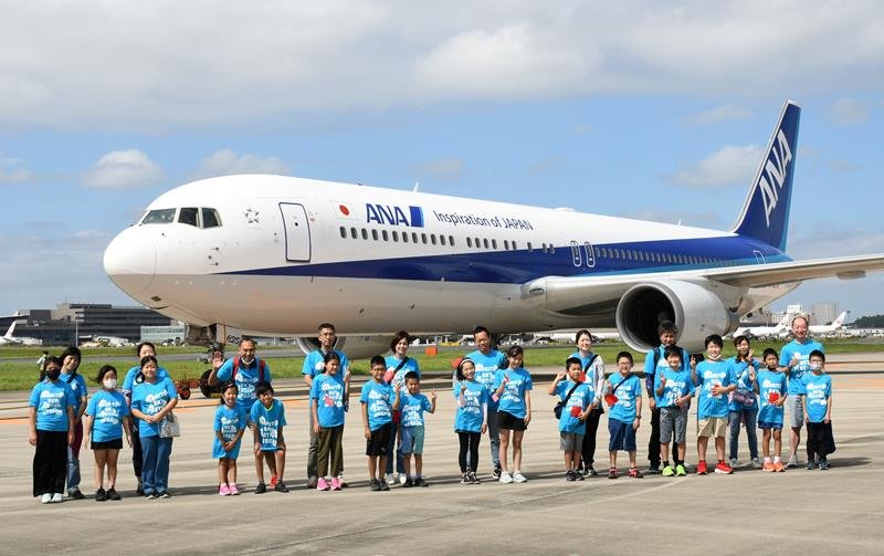 ジェット機と綱引き大会！！　親子１３０人、力合わせ　１００トン、１８メートル動かす　成田空港３年ぶり開催
