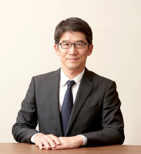 前田栄治氏