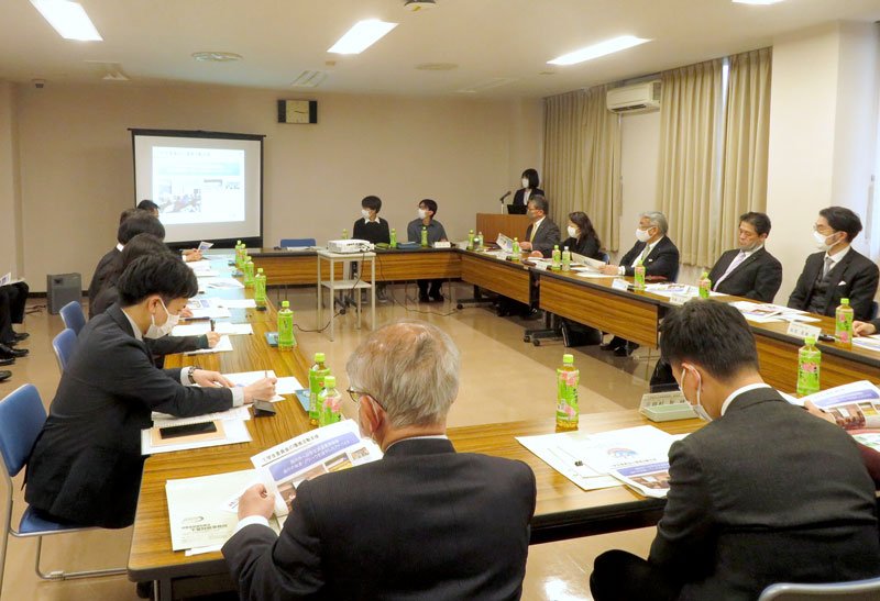 ＳＤＧｓをテーマに意見交換した千葉活性化サロン＝千葉市中央区の千葉財務事務所