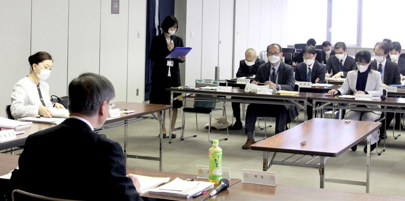 日鉄シアン問題について議論する有識者会議＝２８日、千葉市中央区
