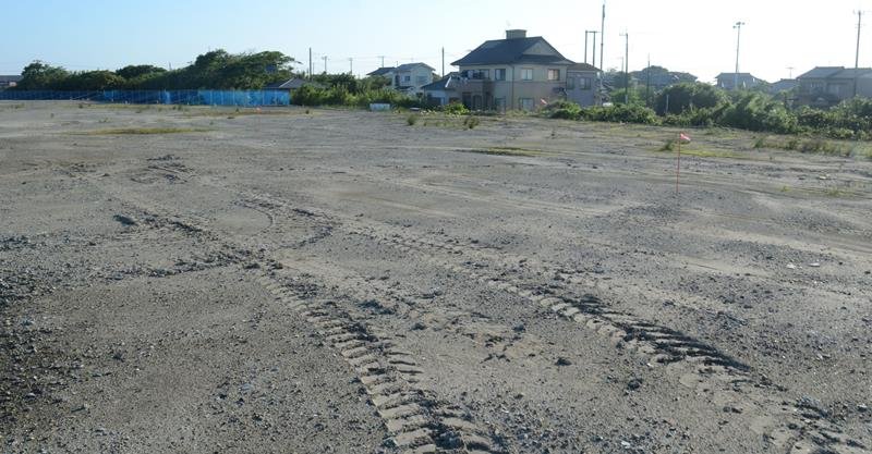 大量の土砂が運び込まれた山武市小松の市有地
