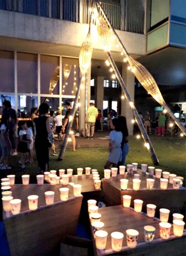 食廃油キャンドルや竹のオブジェが幻想的な夜を演出したＳＤＧｓあかりイベント＝１７日夜、木更津市