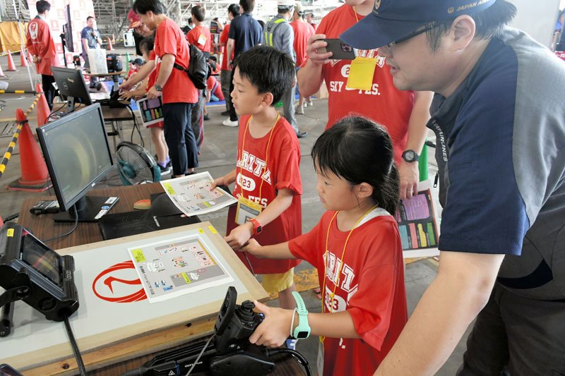 【動画あり】「動いた！」巨大航空機と綱引き　親子２５０人、勝負挑み勝利　成田空港