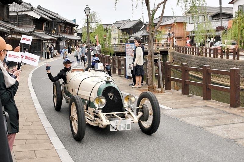 ポルシェ、ブガッティ…小江戸佐原に往年の名車　香取など千葉県内市町駆け抜ける　ラリーイベント