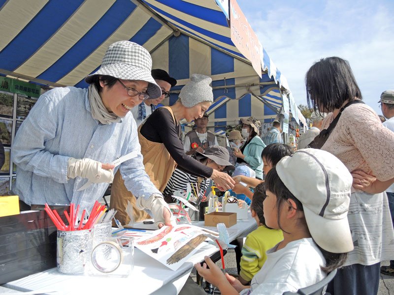 野鳥観察や研究発表　我孫子でバードフェス　４年ぶり本格開催、約１００団体出展　５日まで