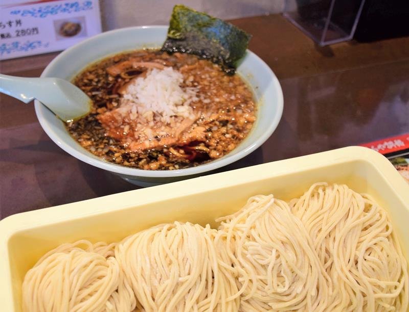 製麺所、こだわり凝縮　４代目が開店、自慢の配合　みうらや誠麺（茂原市）【房総ラーメン図鑑】（２）
