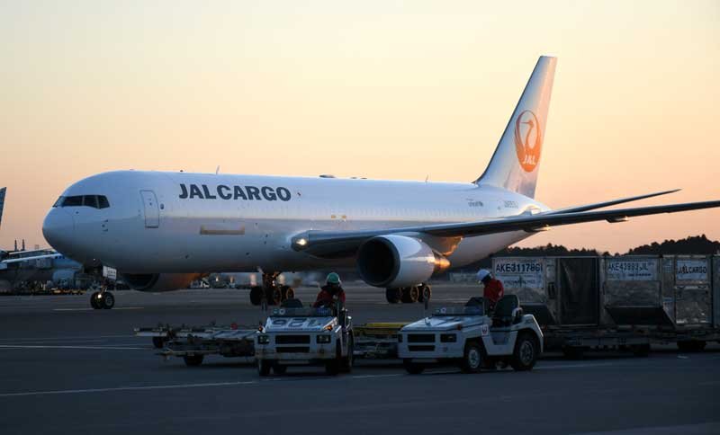 【動画あり】ＪＡＬ１３年ぶりの貨物専用機　成田空港に到着　経営破綻で全機手放し