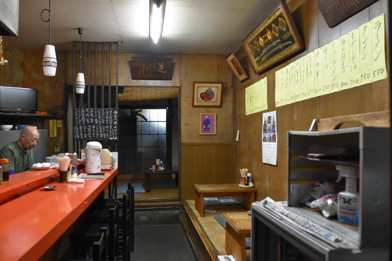 癖になる昔懐かしの味　飲み屋街「締めの一杯」に　大衆食堂「幸龍」（佐倉市）　【房総ラーメン図鑑】（１４）